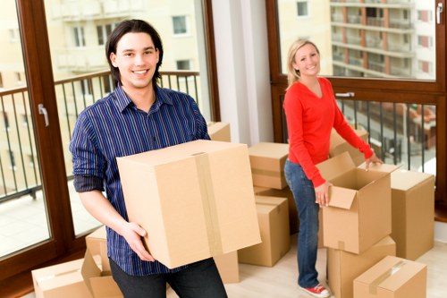 Local moving van in Fulham for residential relocations